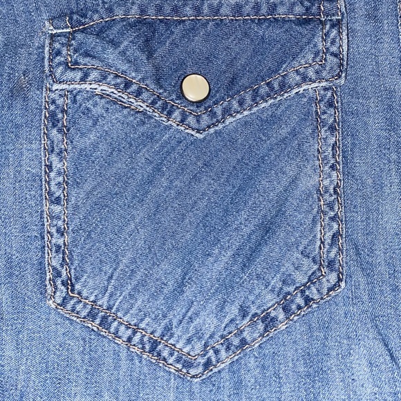 Beautiful denim dress shirt for women - Picture 6 of 6